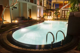 Депок: Lokal Hotel & Restaurant