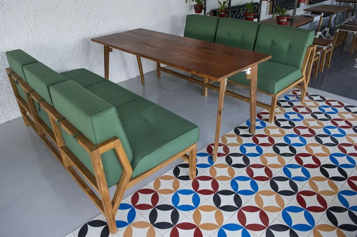 Депок: Lokal Hotel & Restaurant