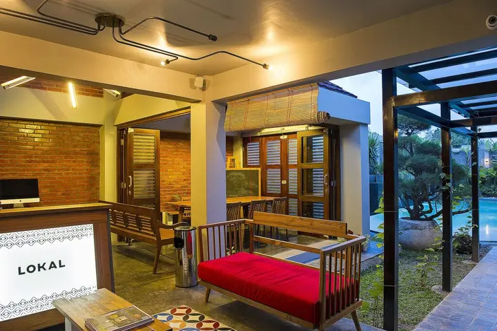 Депок: Lokal Hotel & Restaurant