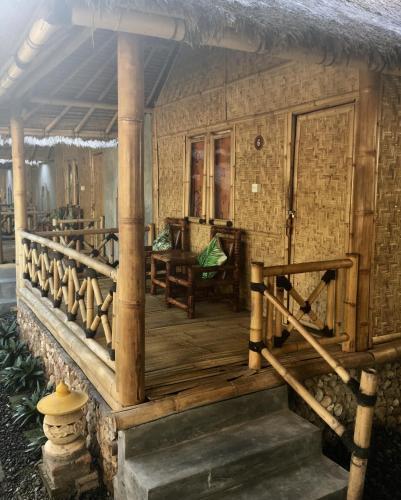 Кута: Neptune Bungalows & Coffee Shop