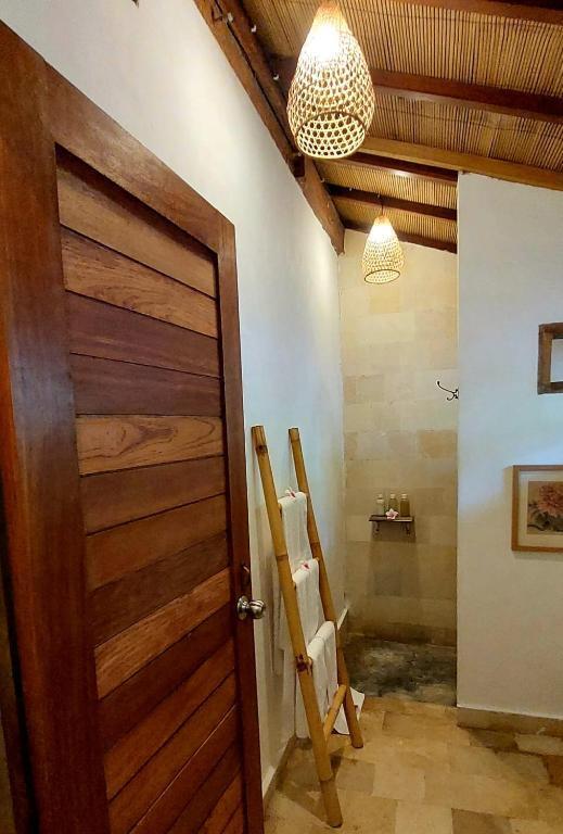 Гили Аир: Manusia Dunia Green Lodge
