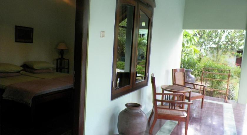 Батуретно: Rumah Sawah