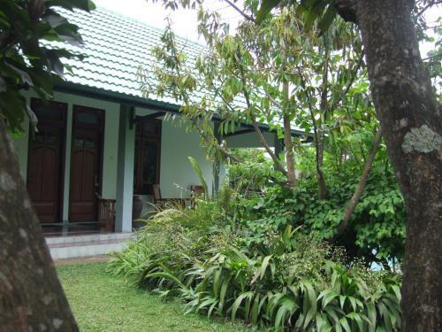 Батуретно: Rumah Sawah