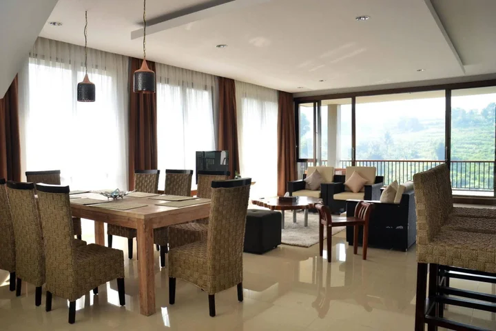 Бандунг: Green Forest Plantation View 6BR with Infinity Pool
