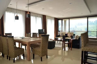 Бандунг: Green Forest Plantation View 6BR with Infinity Pool