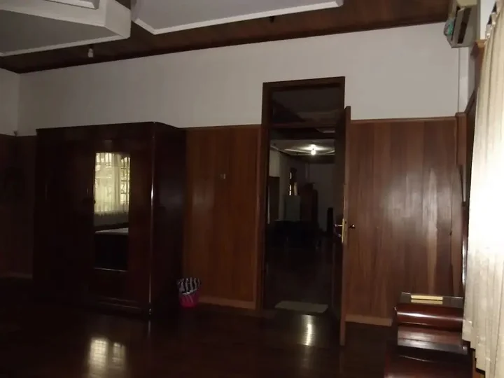 Депок: Rumah Utama