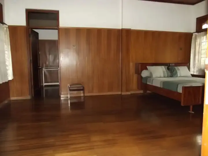 Депок: Rumah Utama