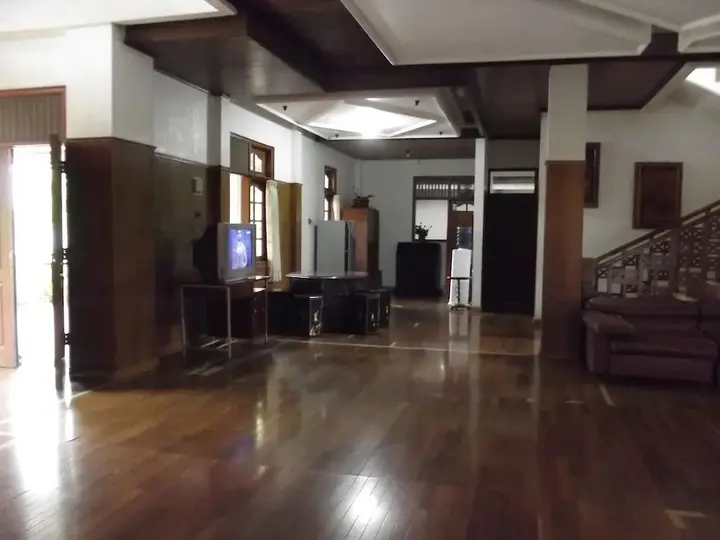 Депок: Rumah Utama