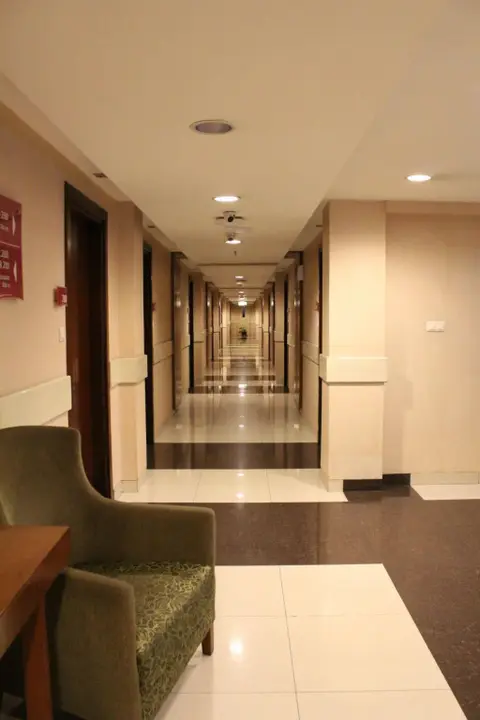 Бандунг: Anggrek Shopping Hotel