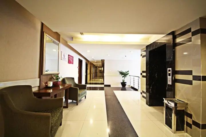Бандунг: Anggrek Shopping Hotel
