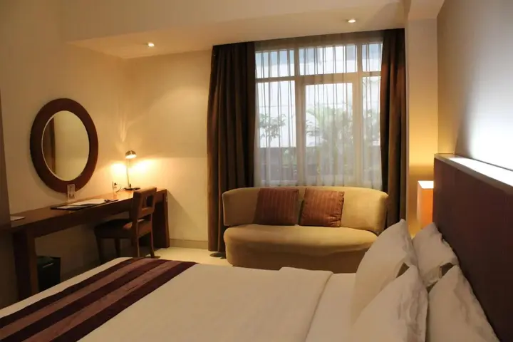 Бандунг: Anggrek Shopping Hotel
