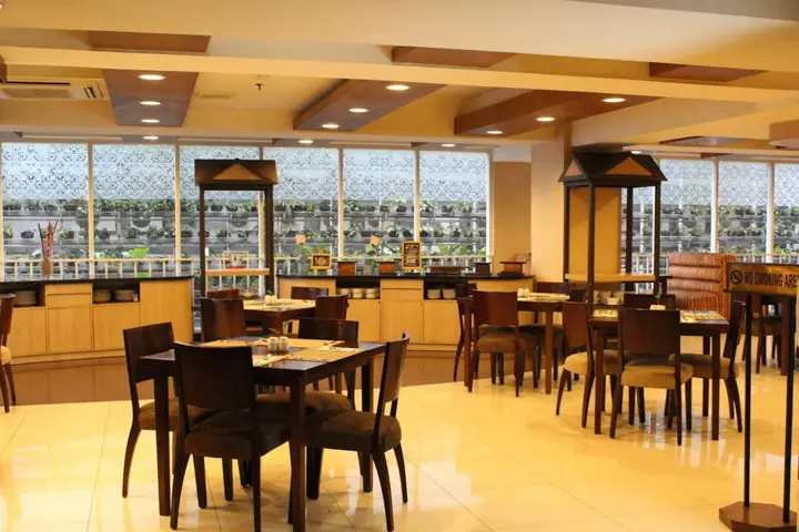 Бандунг: Anggrek Shopping Hotel