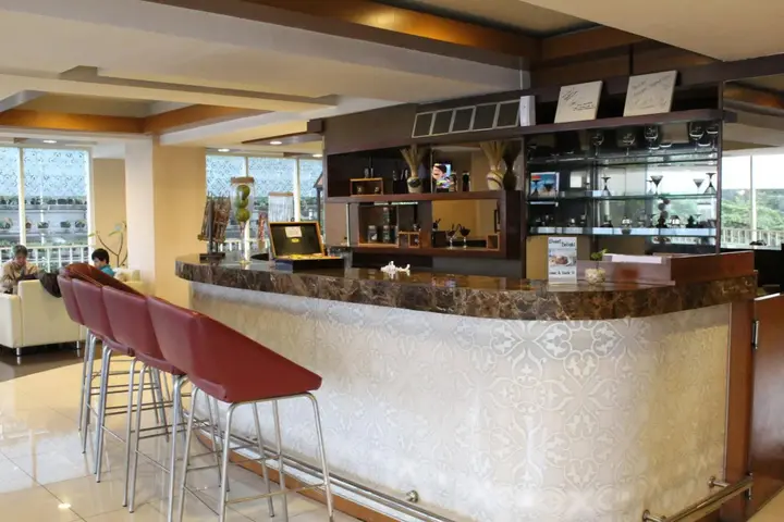 Бандунг: Anggrek Shopping Hotel
