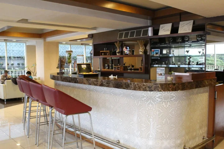 Бандунг: Anggrek Shopping Hotel