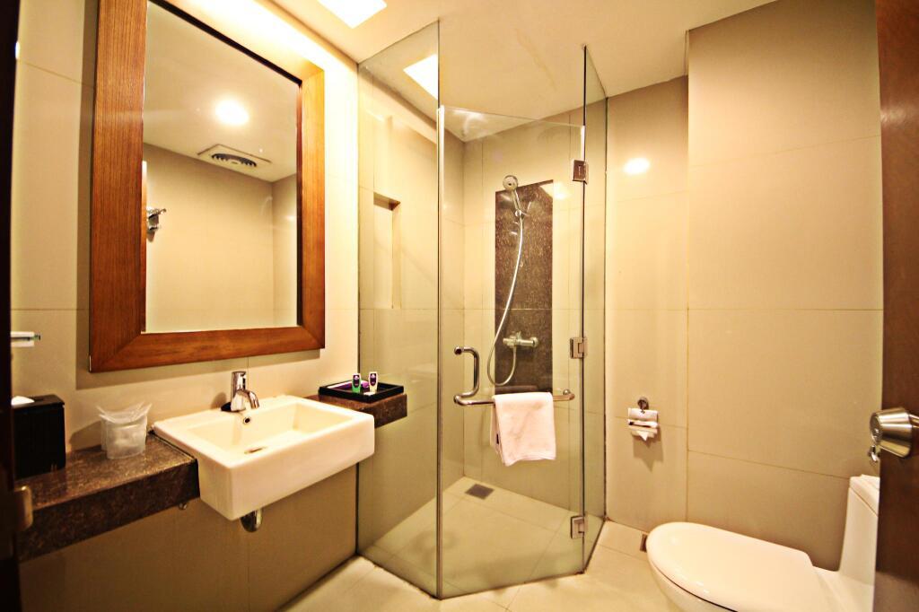 Бандунг: Anggrek Shopping Hotel