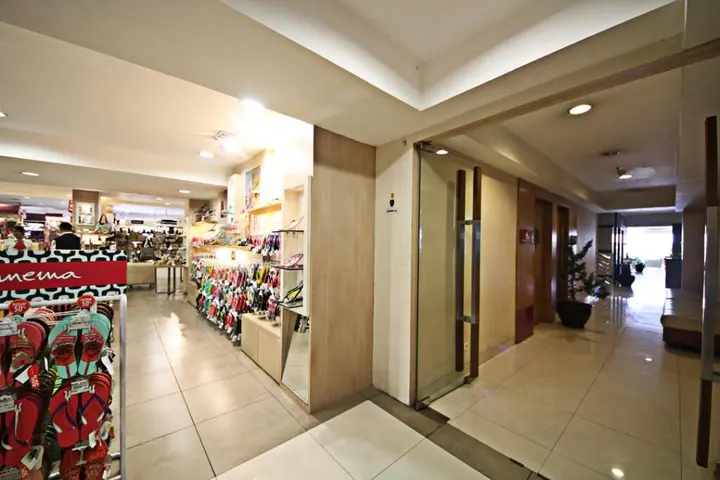 Бандунг: Anggrek Shopping Hotel