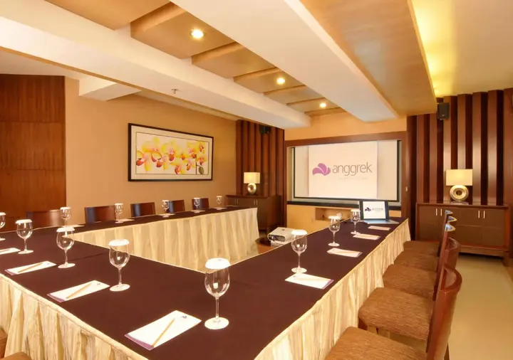 Бандунг: Anggrek Shopping Hotel