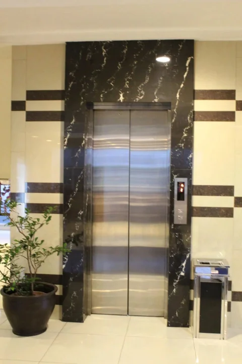 Бандунг: Anggrek Shopping Hotel