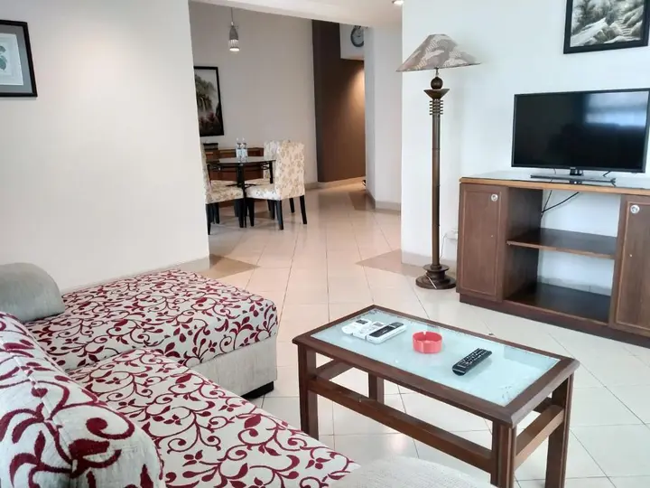 Сурабая: Apartemen Puncak Marina