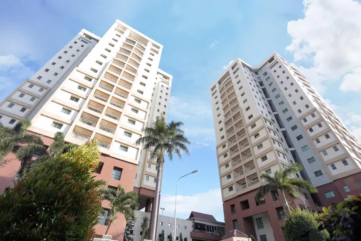 Сурабая: Apartemen Puncak Marina