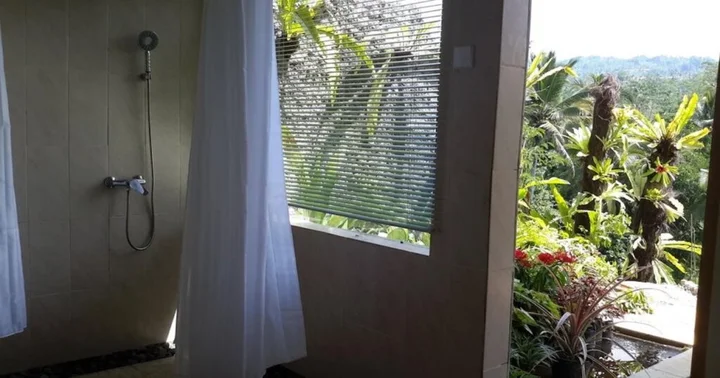Батурити: The Aura Shanti Retreat