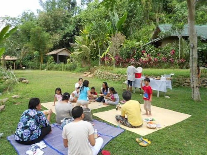 Батурити: The Aura Shanti Retreat