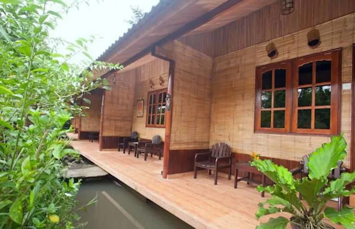 Батурити: The Aura Shanti Retreat