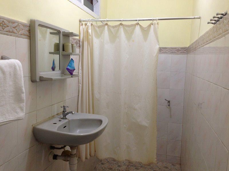 Маланг: Ennys Guest House