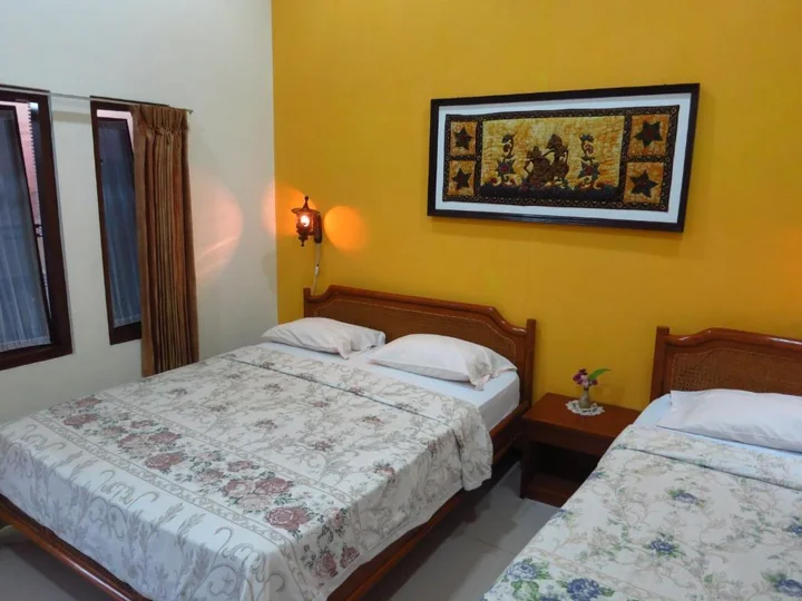 Маланг: Ennys Guest House