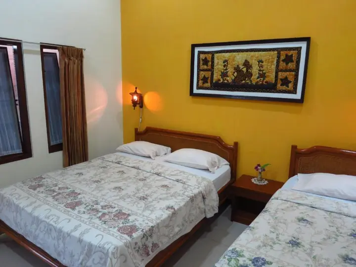 Маланг: Ennys Guest House