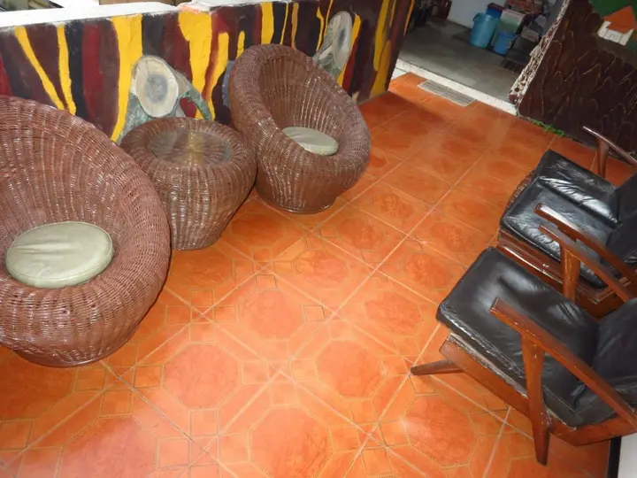 Маланг: Ennys Guest House