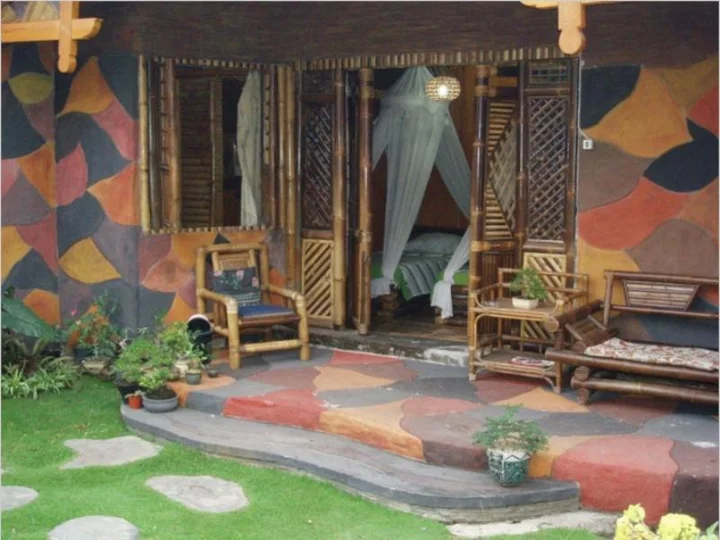 Маланг: Ennys Guest House