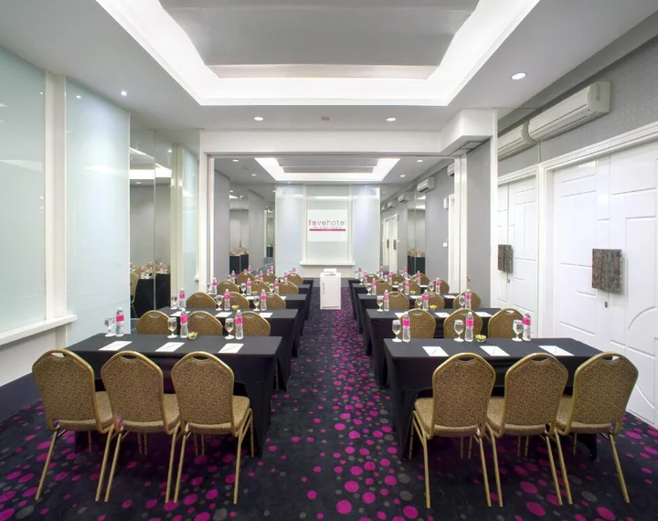 Джакарта: Brits Hotel Puri Indah