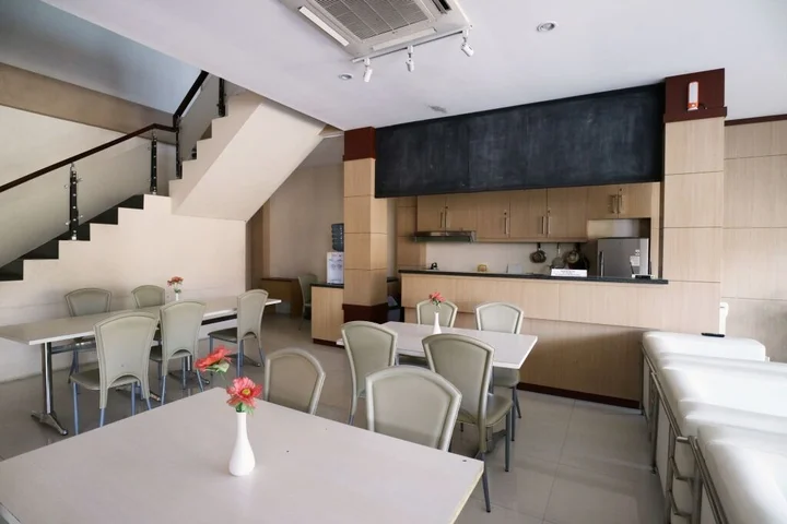 Батуретно: Tembok Batu Residence
