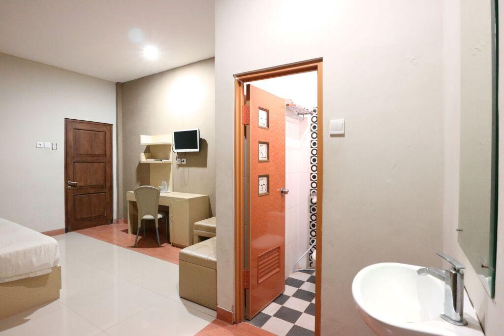 Батуретно: Tembok Batu Residence