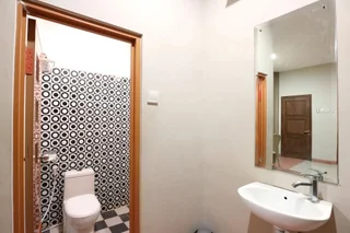 Батуретно: Tembok Batu Residence
