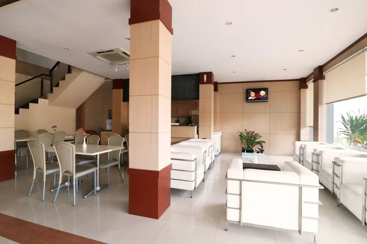 Батуретно: Tembok Batu Residence