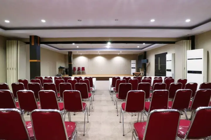 Батуретно: Tembok Batu Residence