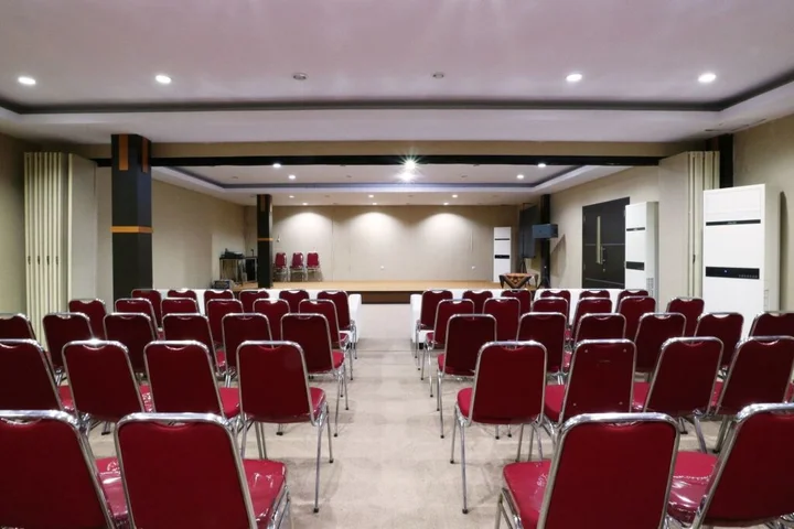 Батуретно: Tembok Batu Residence
