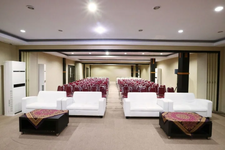 Батуретно: Tembok Batu Residence