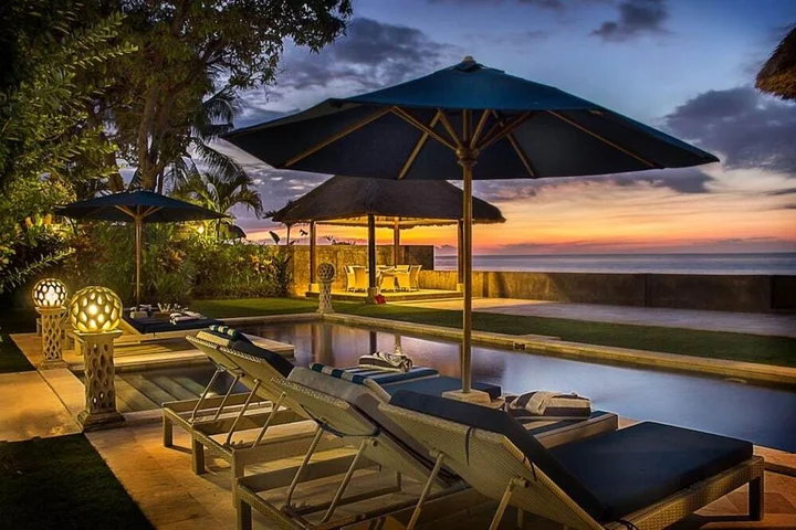 Саван: The Beach Front Villas - North Bali