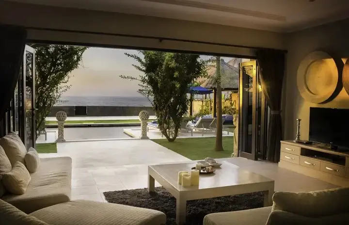 Саван: The Beach Front Villas - North Bali