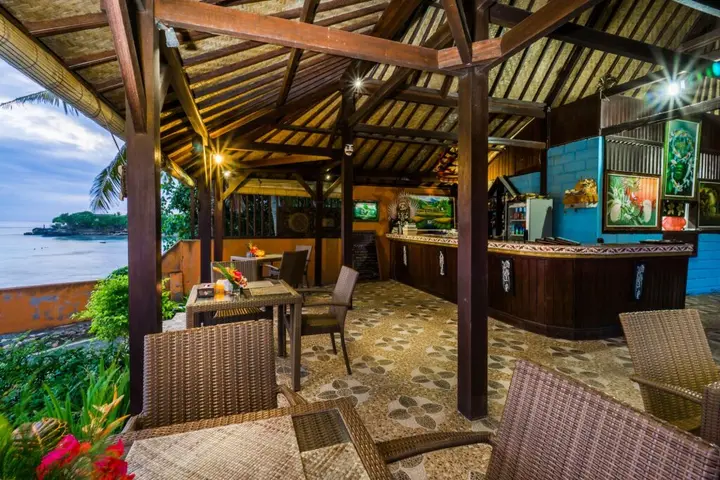 Лембонган-Айленд: Laguna Reef Huts
