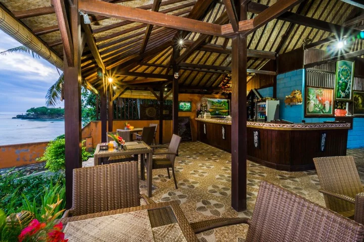 Лембонган-Айленд: Laguna Reef Huts