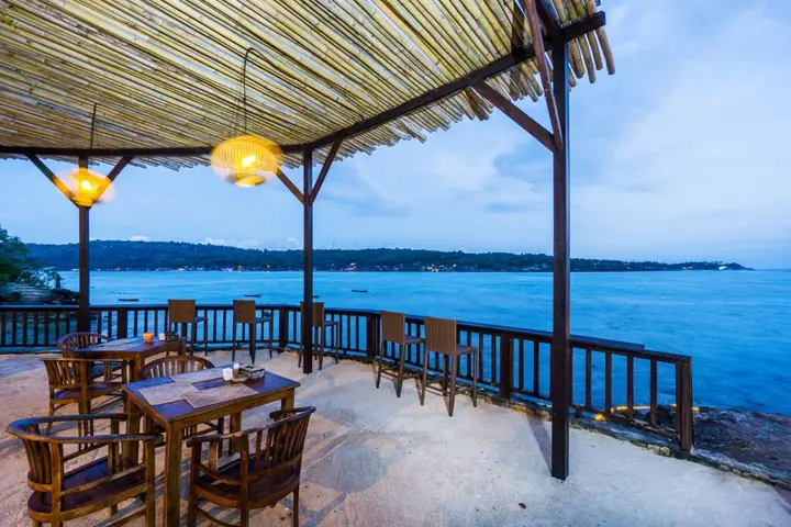 Лембонган-Айленд: Laguna Reef Huts