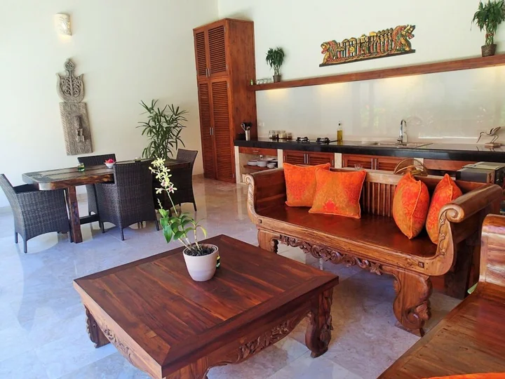 Тембок: Aloka Bahari Villas
