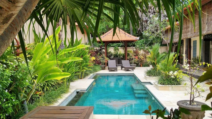 Тембок: Aloka Bahari Villas