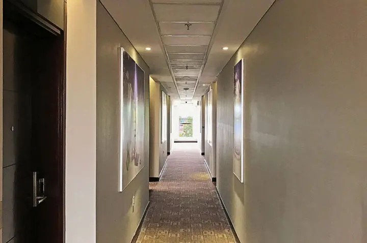 Сурабая: The Life Hotels
