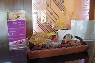 Сурабая: The Life Hotels