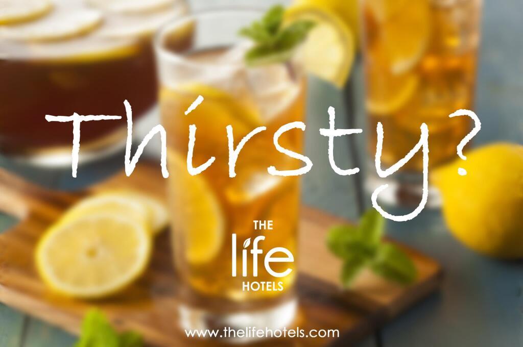 Сурабая: The Life Hotels